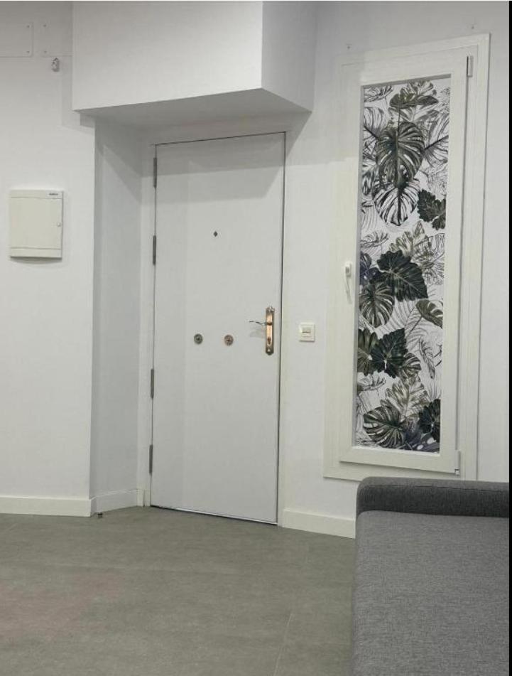 Hermoso Piso A 5 Minutos De La Estacion De Bus Y Tren Maria Zambrano Málaga Esterno foto
